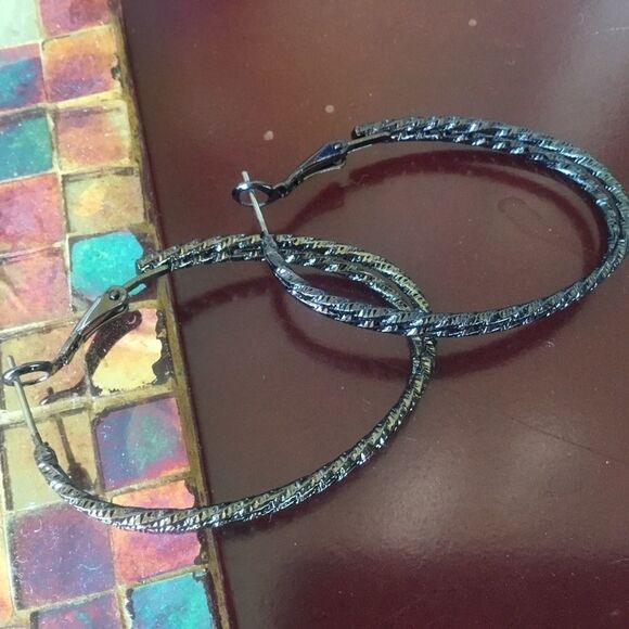 NWOT Gunmetal Double Oval Hoop Pierced Earrings - Picture 2 of 7